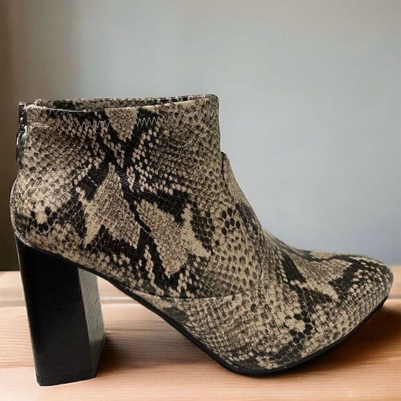 Franco Sarto Kortney Booties Snakeskin Print Pointed Toe 3.5" Block Heel Zip - Picture 3 of 9